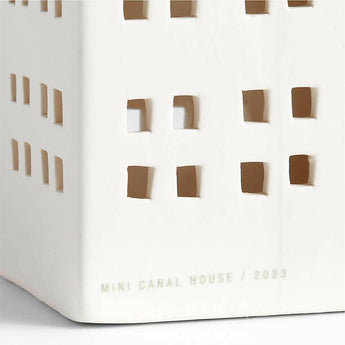 Mini White Ceramic Holiday Canal House NO PUBLICAR.