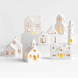 White Ceramic Holiday Ranch House NO PUBLICAR.